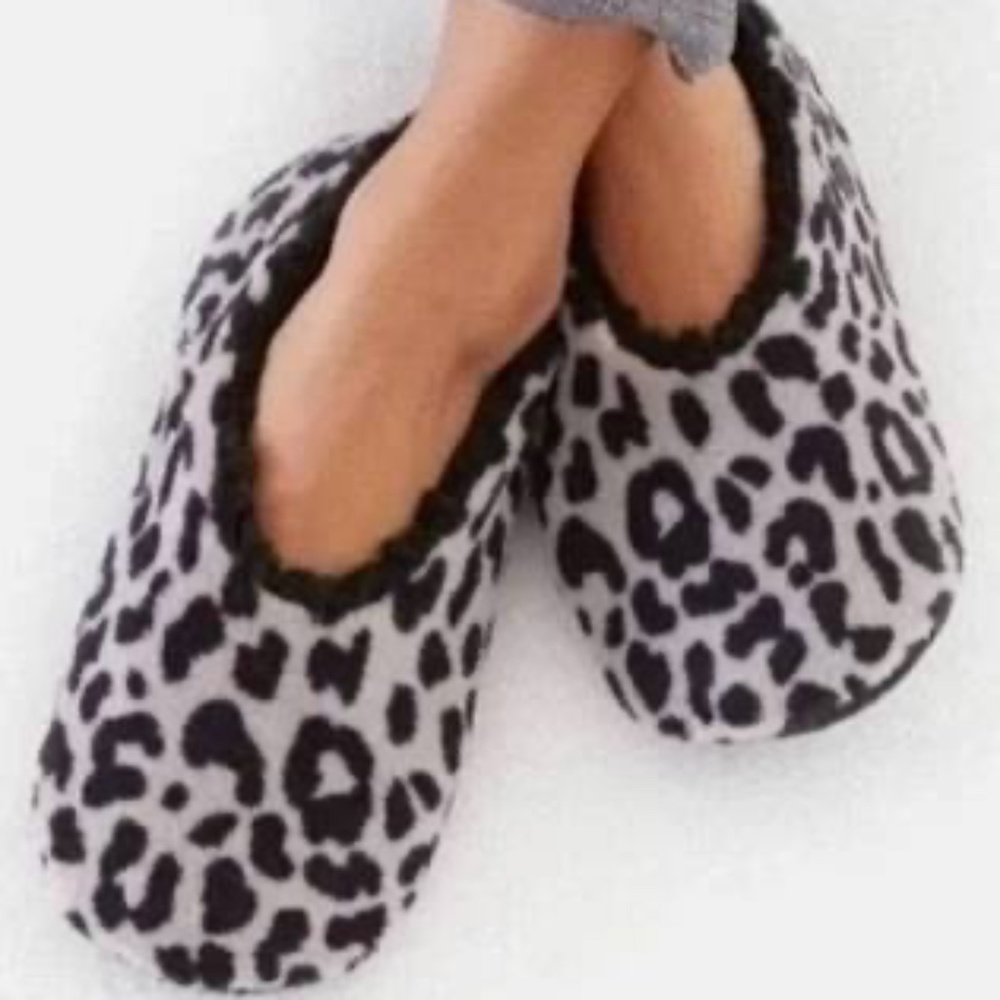 NWT Isaac Mizrahi Leopard Print Fleece Slipper Size L